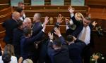 Jajka poleciały w stronę premiera. Parlament Kosowa zawiesił obrady