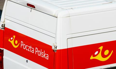 Poczta Polska postawi na kurierów i transfer gotówki. Placówki pocztowe nie znikną