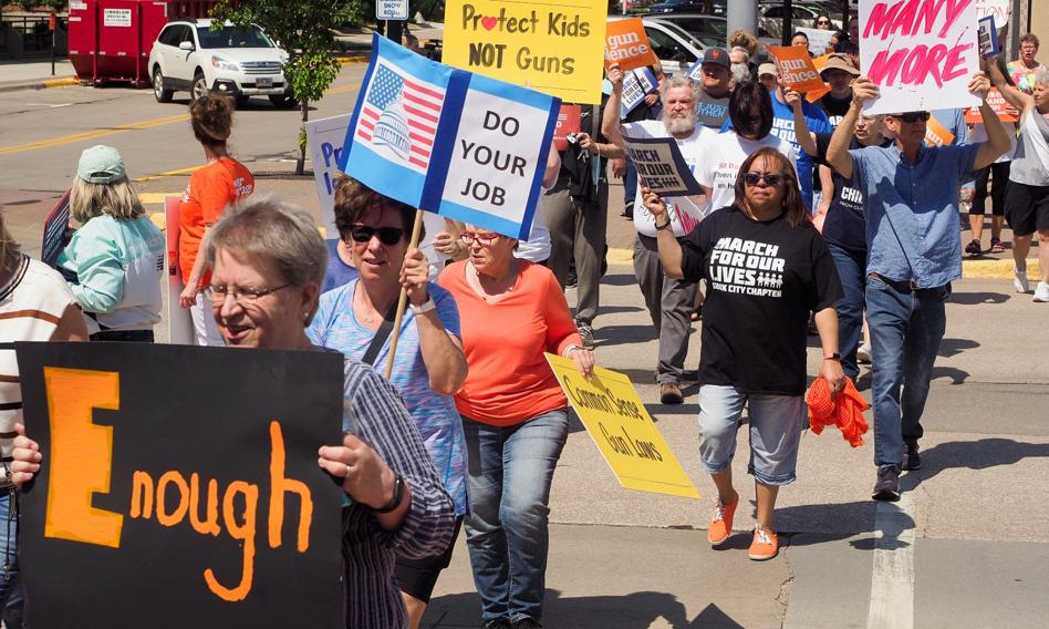 Tysiące osób w USA demonstrowało poparcie zaostrzenia prawa do posiadania broni palnej