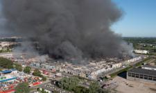Pożar hali targowej w Warszawie. PSP: To nietypowa sytuacja