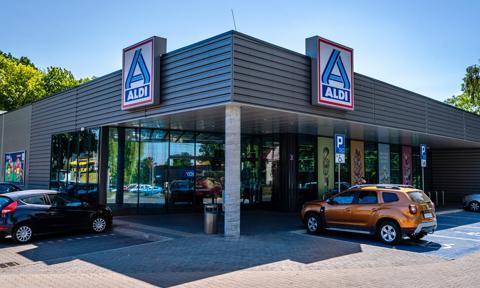 Aldi zamiast bankomatu. We wszystkich sklepach można już wypłacać gotówkę
