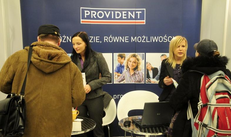 Provident – konkurencja daje się we znaki