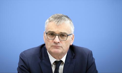 USA pozycjonuje się na nowo i uderza w Europę. Niemcy: Orzucamy krytykę w nowej strategii