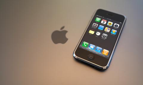 15. rocznica sprzedaży pierwszego iPhone’a. Telefon, który zmienił wszystko