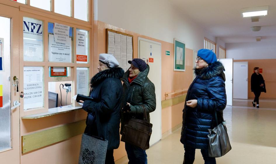 NFZ: Oddziały wojewódzkie wznawiają pracę sal obsługi klientów