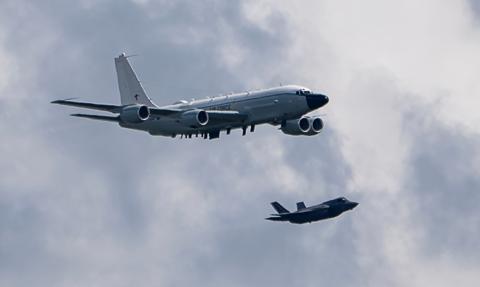 Przez Przesmyk Suwalski i Królewiec. Brytyjski samolot szpiegowski na wschodniej flance NATO