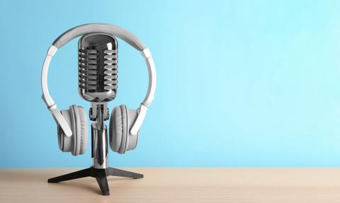 Marketingowy boom na podcasty. Jak na nich zarobić? [Podcast]