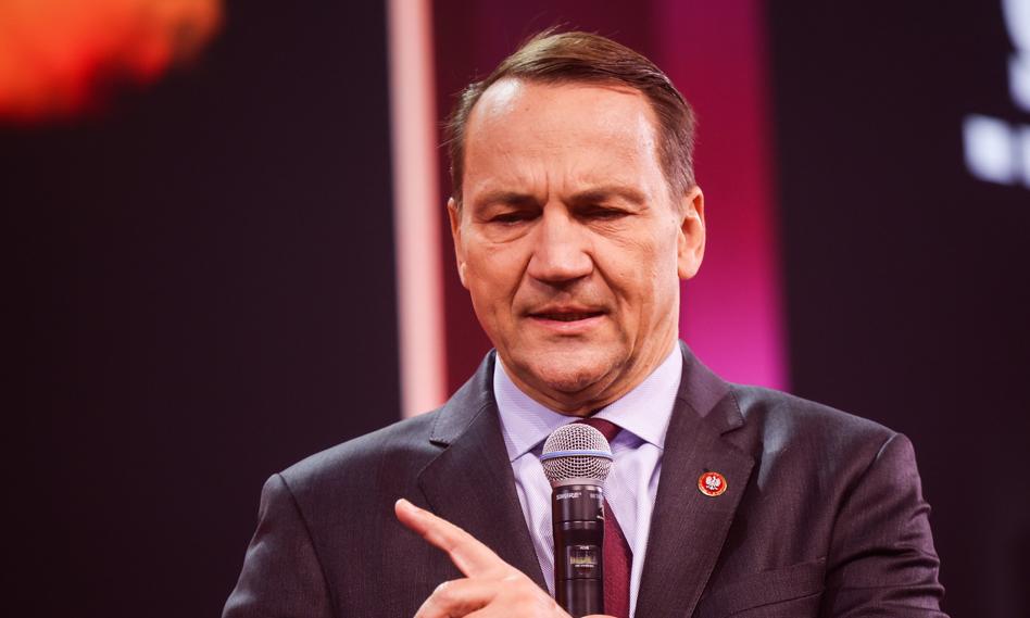 Misja obalić rząd. Sikorski: To jedyne zadanie Kaczyńskiego dla Nawrockiego