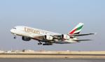 Emirates chcą latać do Warszawy największym samolotem świata