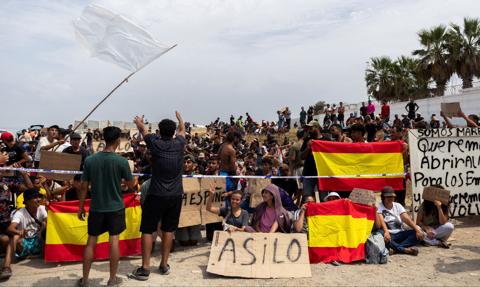 Hiszpańska eksklawa protestuje. Ceuta jest hiszpańska. Nie zostawiajcie nas