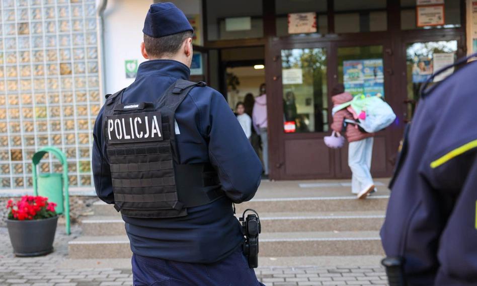 Panika po atakach w szkołach. Policja skontrolowała 10 tys. placówek i zatrzymała 10 osób