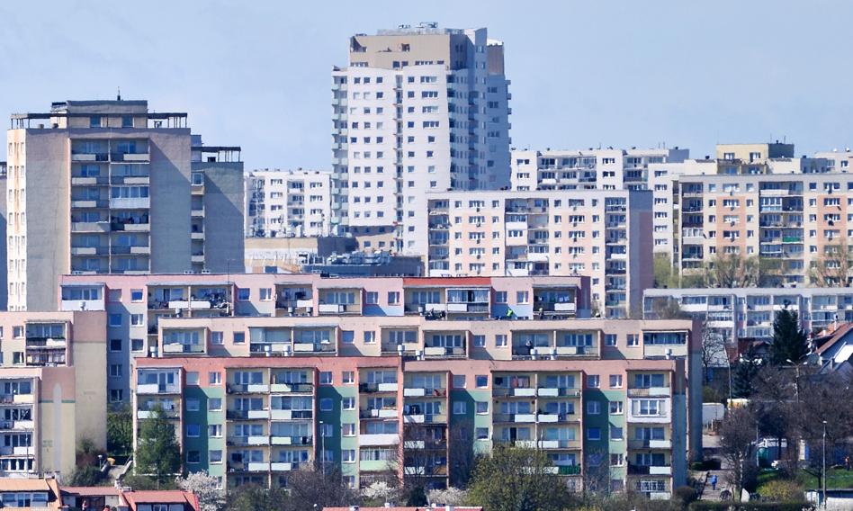 Rządowe &quot;Przyjazne osiedle&quot; wspiera kursy giełdowych spółek. Inwestorzy znów rozgrywają temat termomodernizacji