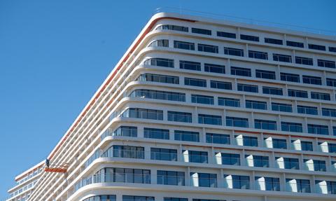 Największy hotel w Polsce wciąż zamknięty, choć rekrutacja już trwa. Kogo szukają?