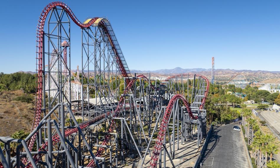 Urazy mózgu, hospitalizacje i tragiczne wypadki. Ekstremalny rollercoaster w USA zamknięty