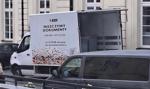 "Niszczymy dokumenty" pod ministerstwem. Resort kultury się tłumaczy