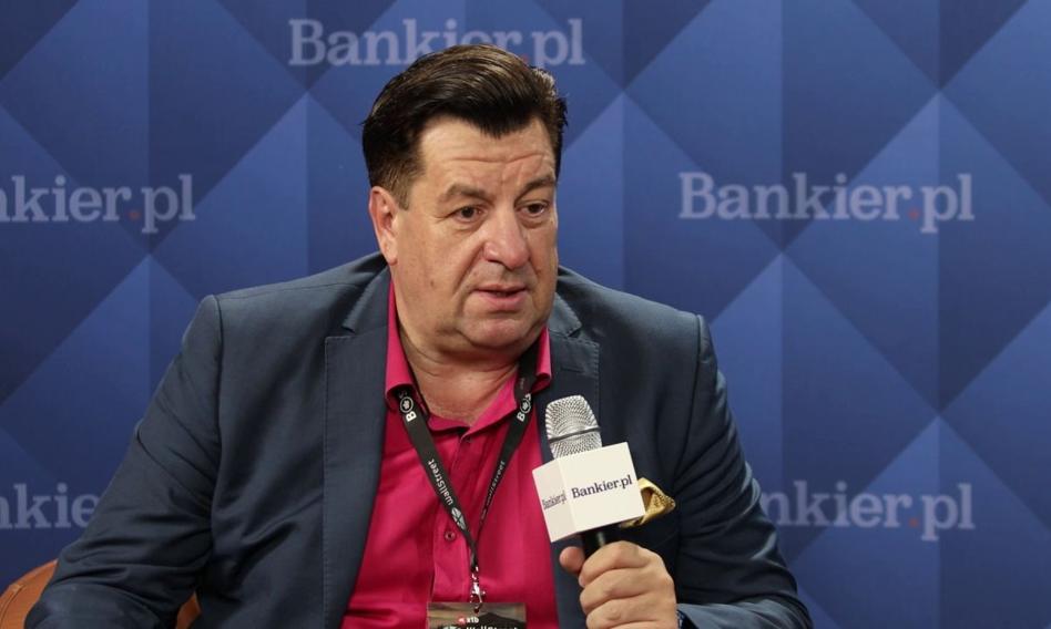 Ҿł岹, nieruchomości czy złoto. Co wybiera Mariusz Patrowicz?