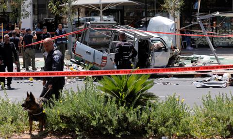 Atak terrorystyczny w Tel Awiwie. Samochód wjechał w tłum ludzi