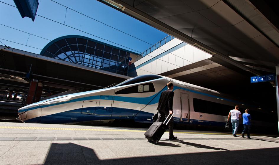 PKP Intercity chce kupić piętrowe wagony. Pociągi mają pojechać nawet 250 km/h
