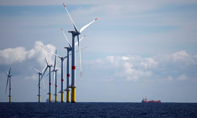« 1000 nouveaux moulins à vent ».  La France veut vivre une révolution énergétique