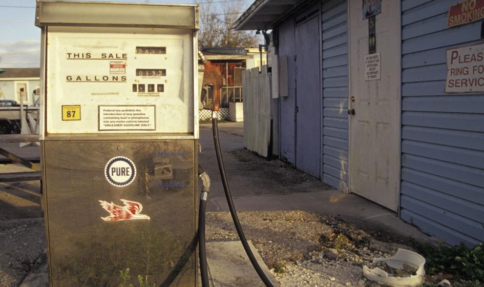 Ceny ropy w USA rosną i są powyżej 48 USD za baryłkę, a zapasy surowca w dół
