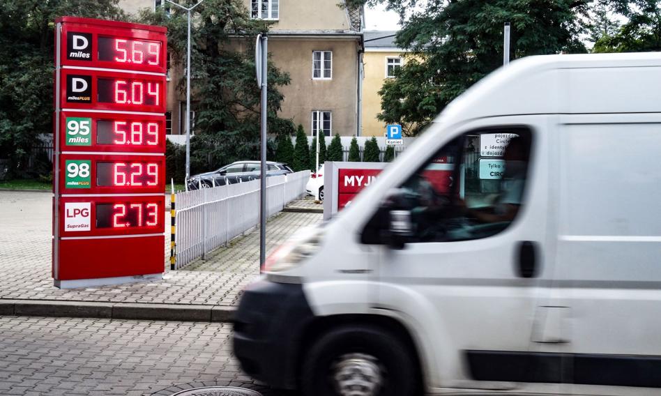 Paliwa w Polsce drogie jak (prawie) nigdy, a ropa wciąż poniżej rekordów