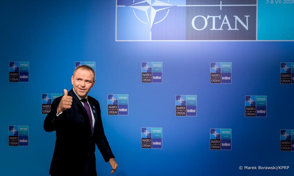Nawrocki rozmawiał z Trumpem i Zełenskim. W tle także rurociągi NATO