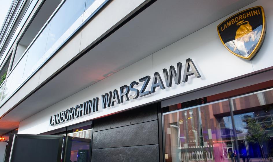 Otwarto pierwszy salon w Polsce [ZDJĘCIA