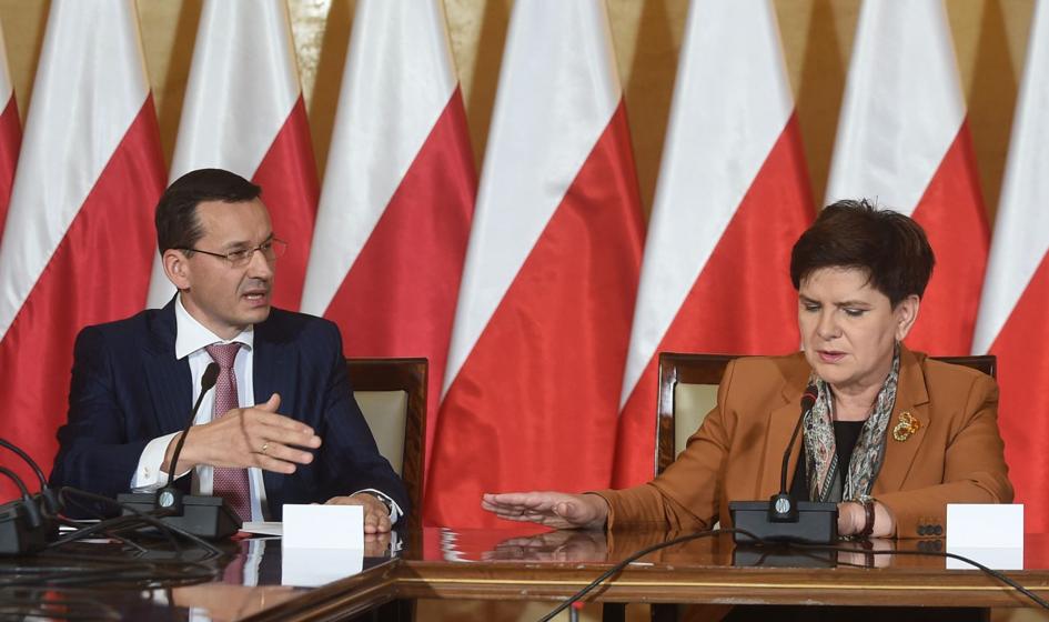 W podrzeszowskiej Jasionce Kongres 590 m.in. z Szydło, Morawieckim i Glapińskim