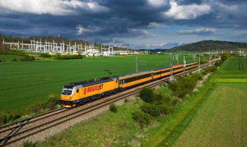 RegioJet koryguje rozkłady jazdy. Mniej połączeń zapobiegnie problemom w ruchu