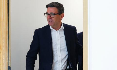 Polskie ogórki na okładce "Economist". Brytyjski premier brutalnie wyśmiany