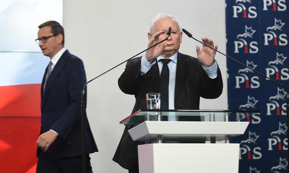 Opozycja zapowiada porządki. "Tłuste koty PiS" stracą pracę?