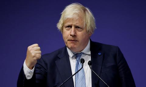 Premier Johnson planuje czystkę na Downing Street i polityczną kontrofensywę