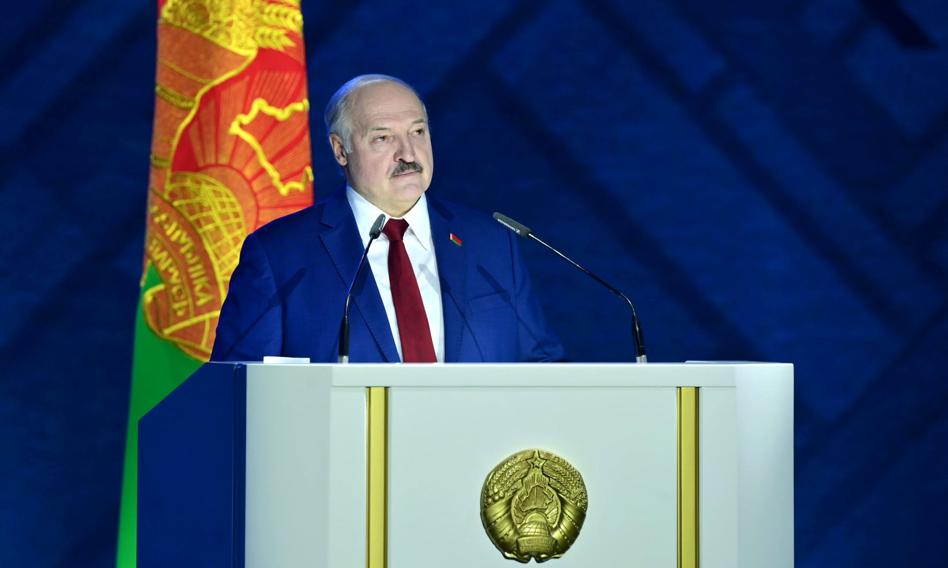 Nowa konstytucja na Białorusi? Rusza przedterminowe głosowanie w referendum. &quot;To projekt przyszłości&quot;