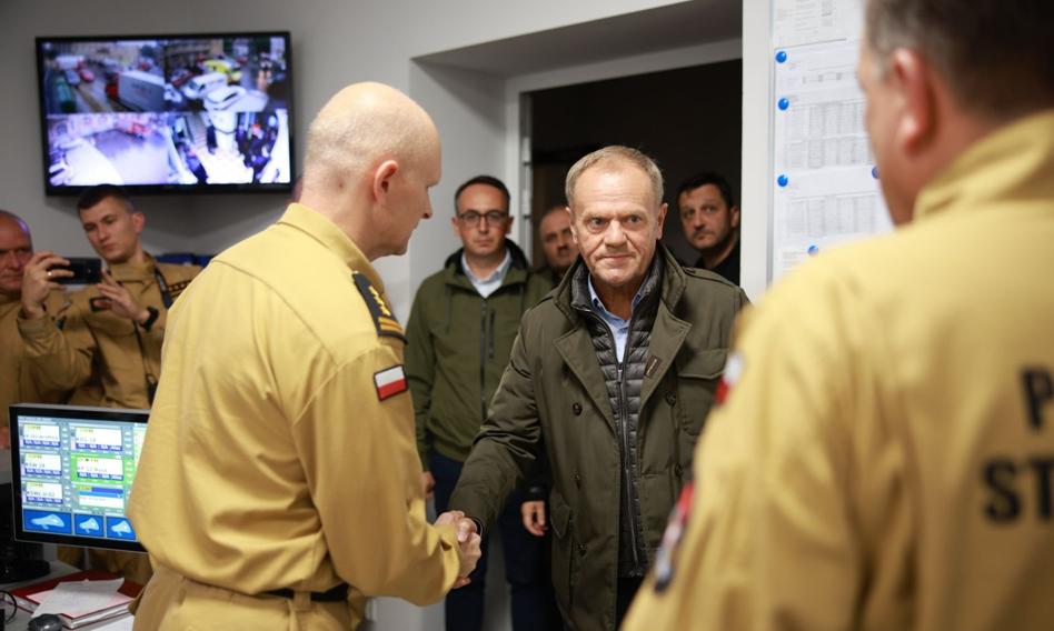 Premier: Przed nami krytyczna noc. Jesteśmy zdecydowanie lepiej przygotowani niż w 1997 i 2010 r.