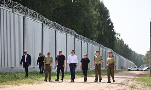 1,6 mld zł za zaporę na granicy. Płot oddzielający Polskę od Białorusi już gotowy