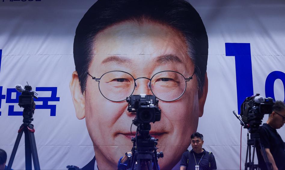 Korea Południowa wybiera prezydenta. W sondażach prowadzi Li Dze Mjung