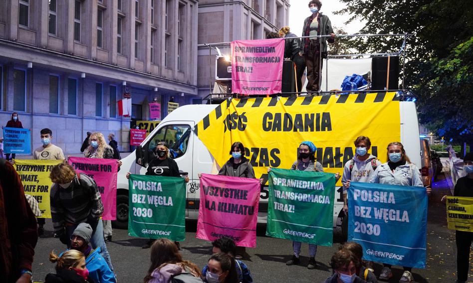 Ministerstwo Aktywów Państwowych zablokowane przez Greenpeace
