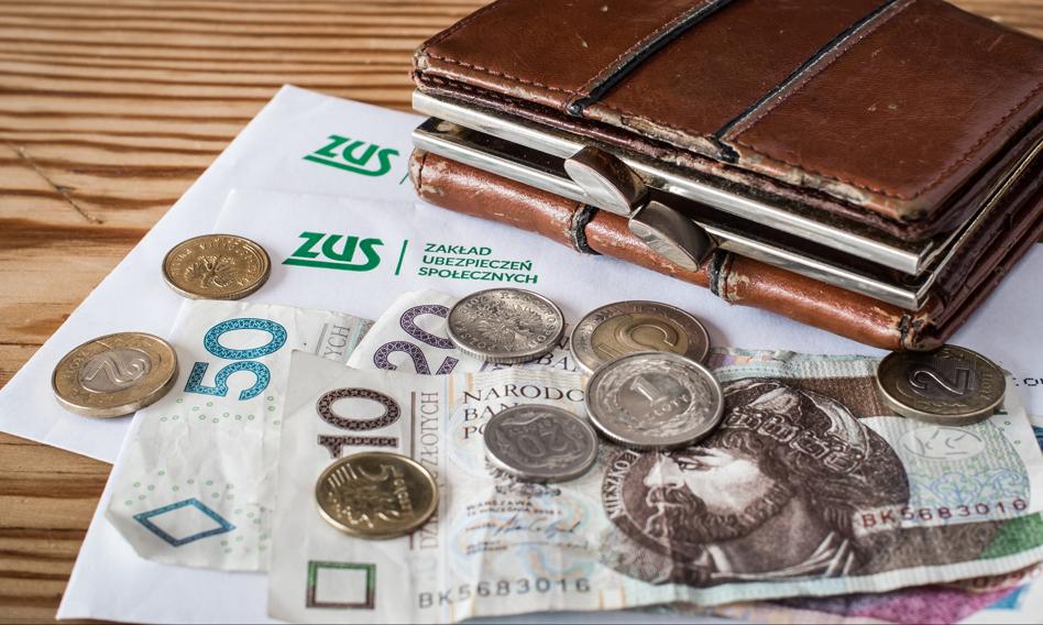 ZUS wypłaci miliardy przed Wielkanocą. Trzynasta emerytura trafi do milionów seniorów