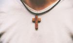 TSUE: administracja publiczna może zakazać noszenia symboli religijnych w miejscu pracy