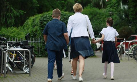 Dodatkowe dwa dni wolnego dla rodziców. Teraz dotyczy to większej grupy