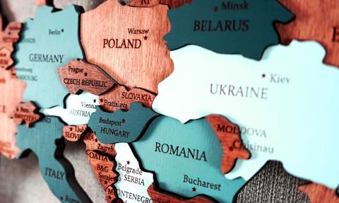 Polska kontra Rumunia. Opowieść o liderze i outsiderze