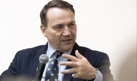 „Shrinkflacja bezpieczeństwa”. Sikorski o rosnących kosztach gwarancji USA