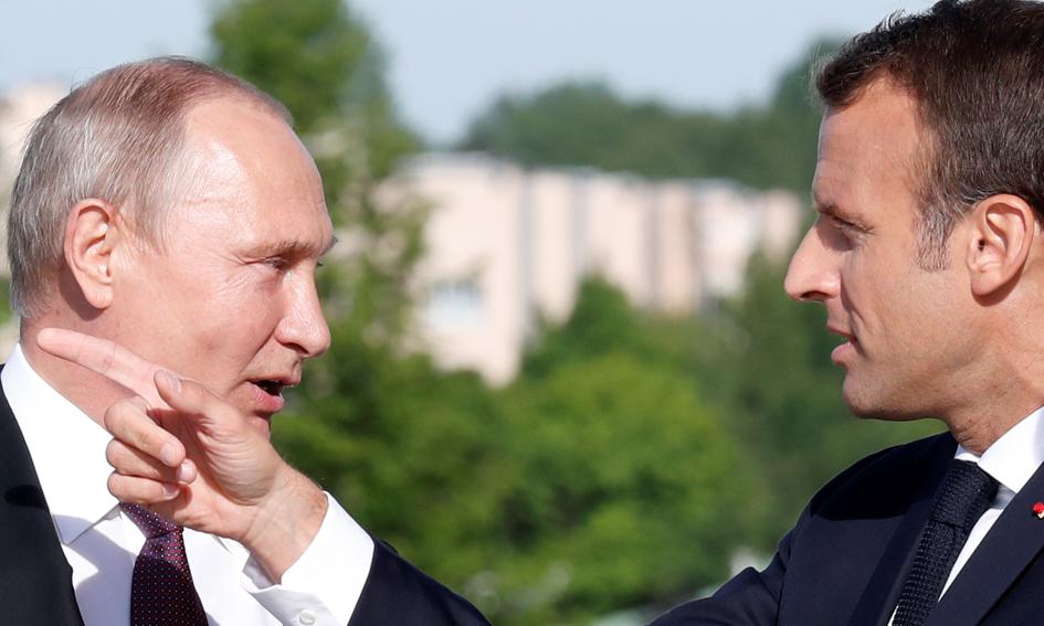 Putin do Macrona przed inwazją: rząd Ukrainy doszedł do władzy w wyniku zamachu stanu