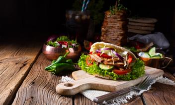 Kebab podbił serca Polaków. Czy w branży wciąż jest przestrzeń na sukces?