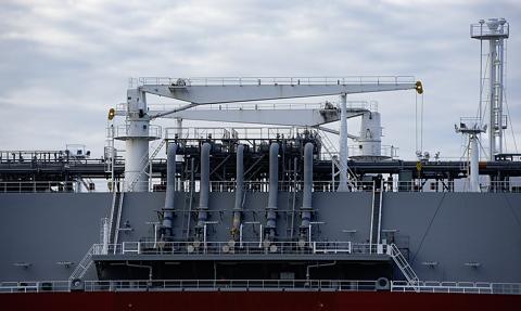 Przełom w Zatoce Perskiej? Pierwsze statki z LNG testują blokadę Cieśniny Ormuz