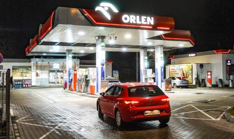 Rezerwy paliwa starczą Polsce na 90 dni. Rząd będzie walczył z szarą strefą