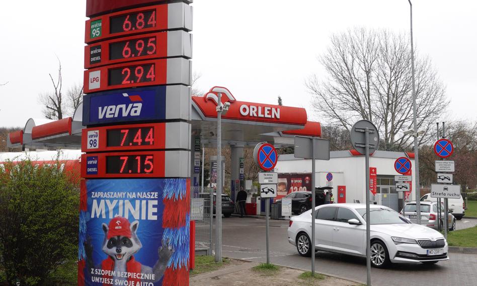 Droższa benzyna na Wielkanoc. Szykują się kolejne podwyżki