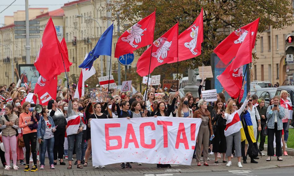 Marsz kobiet na Białorusi. 10-tysięczny tłum przeszedł ulicami Mińska