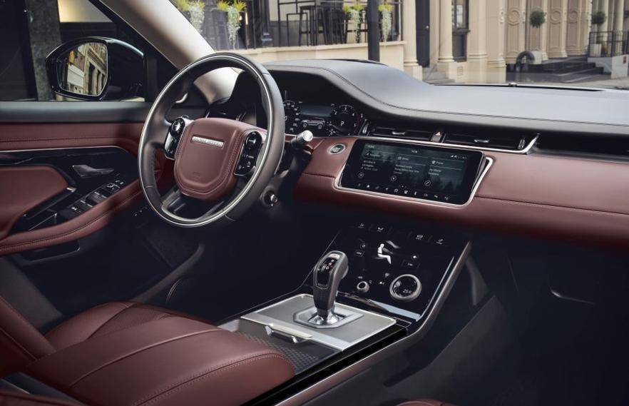 Land Rover wprowadza pierwszego inteligentnego SUV-a – model evoque