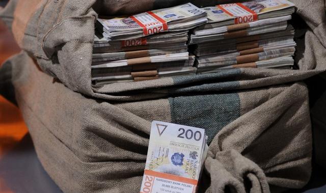 Polacy coraz bardziej zamożni. Podsumowanie Ogólnopolskiego Badania Wynagrodzeń